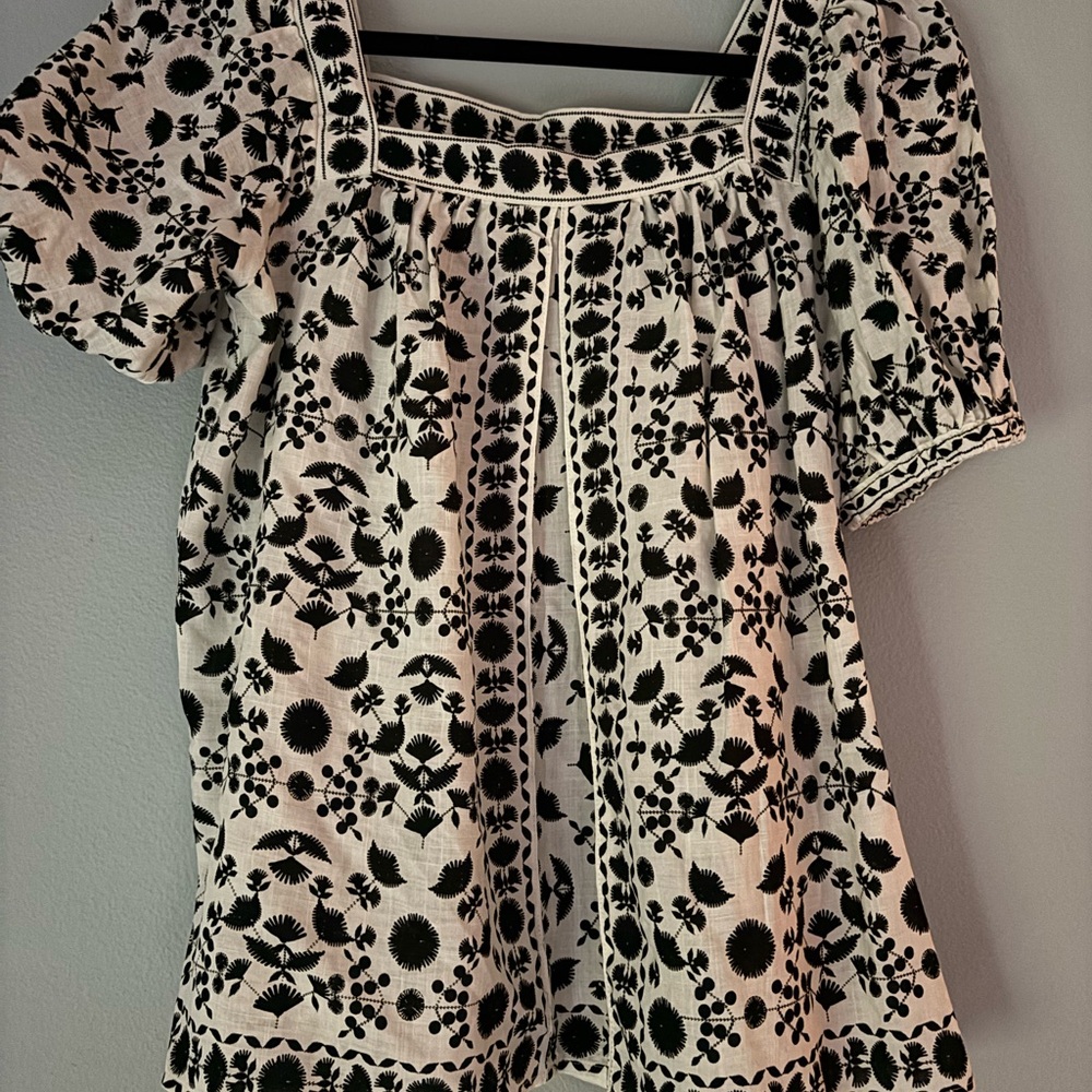 Max Studio Black and Cream Floral Blouse